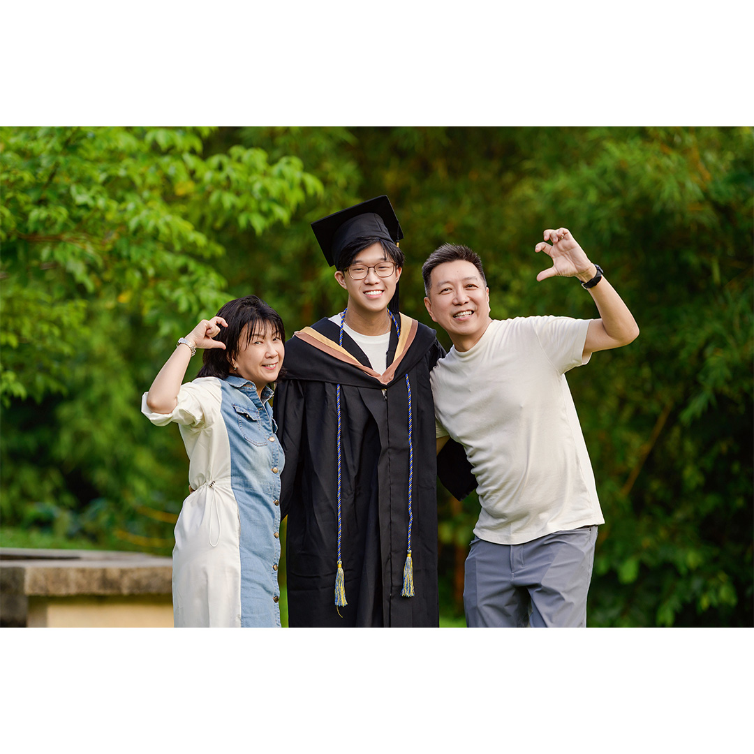 family portraits at Botanical Garden Penang
